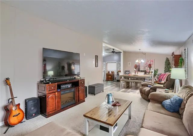 3rd image of 164 Harbor Village Dr, Union Twp, PA 16116 | MLS# 1764382