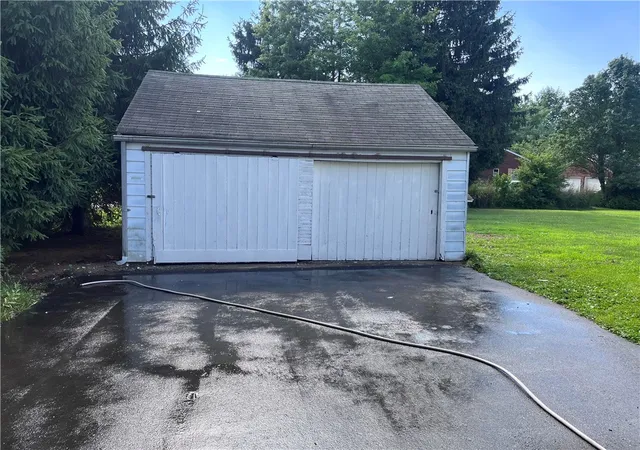 Homes for sale in Penn Twp, PA | 201 Fairway Lane, Penn Twp, PA 16002 | MLS# 1764248