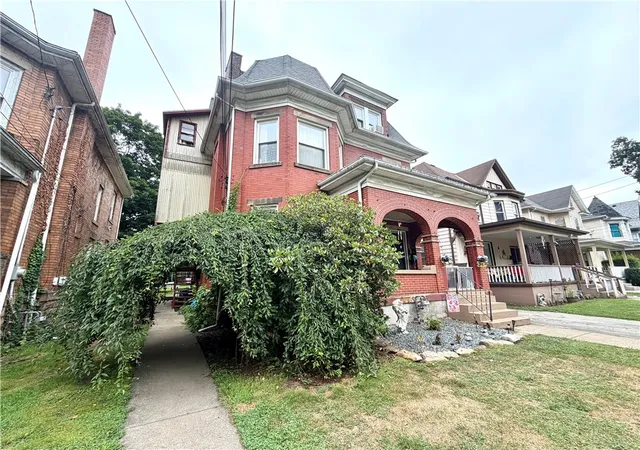 Listing Photo 4 - Condo for sale in building located at 311 Boyles Ave, New Castle, PA 16101