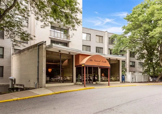 2nd image of 1150 Bower Hill Rd #905A, Mt Lebanon, PA 15243 | MLS# 1764414