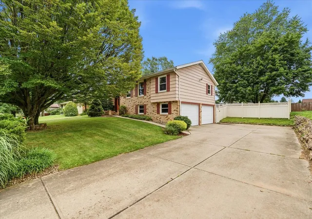2nd image of 141 Heather Dr, Twp Of But Nw, PA 16001 | MLS# 1764450