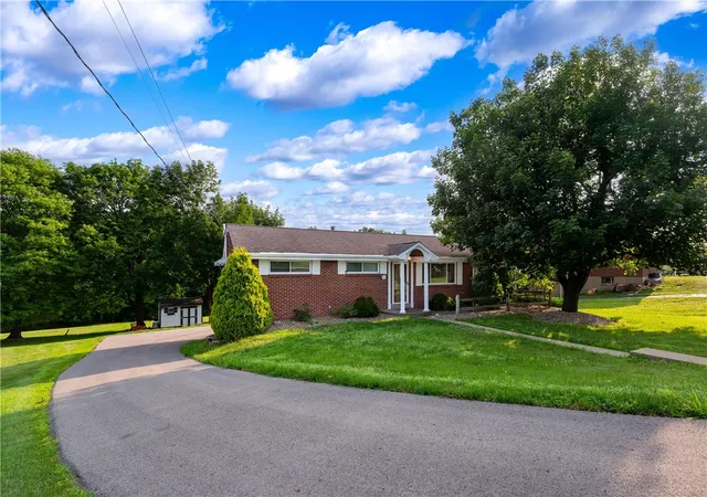Photo 3 of Single family home for sale at 139 Delaware Dr, Twp Of But Nw, PA 16001 | MLS# 1764431 | Listing updated on 2026-08-31