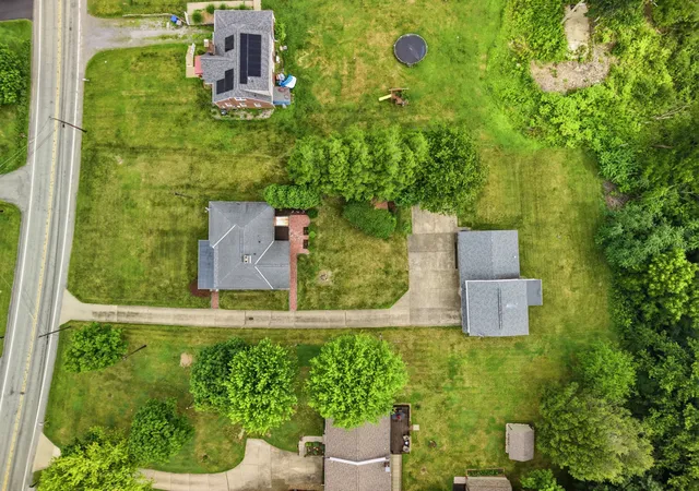 Photo 3 of Sale Pending at 2913 Conway Wallrose Rd, Baden, PA 15005 | MLS# 1764465 | Listing updated on 2026-07-14