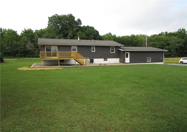 2nd image of 2872 2872 Gull Ln, Transfer, PA 16154 | MLS# 1764479