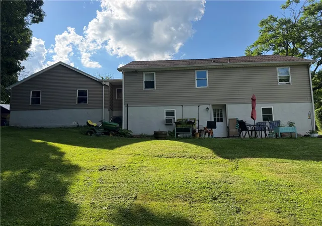Homes for sale in Derry Twp, PA | 866 Pizza Barn Rd, Derry Twp, PA 15717 | MLS# 1764528