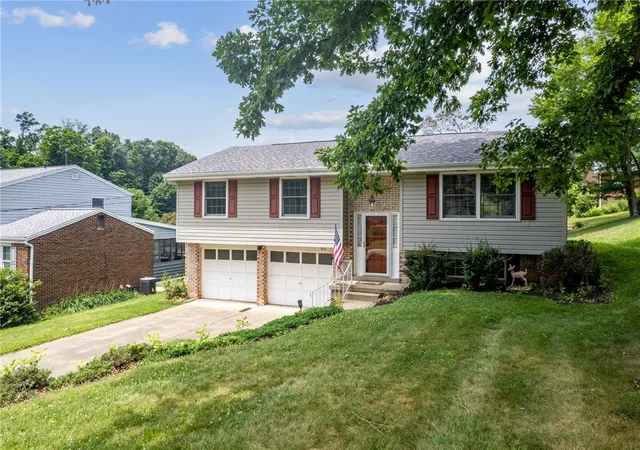 Homes for sale in Trafford, PA | 103 Jeanine Ct, Trafford, PA 15085 | MLS# 1764533