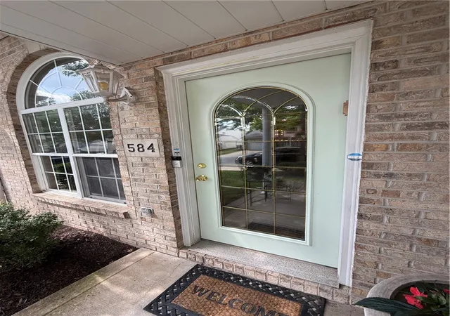 Photo 3 of Condo for sale at 584 Newport Dr, Penn Hills, PA 15235 | MLS# 1764531 | Listing updated on 2026-09-26