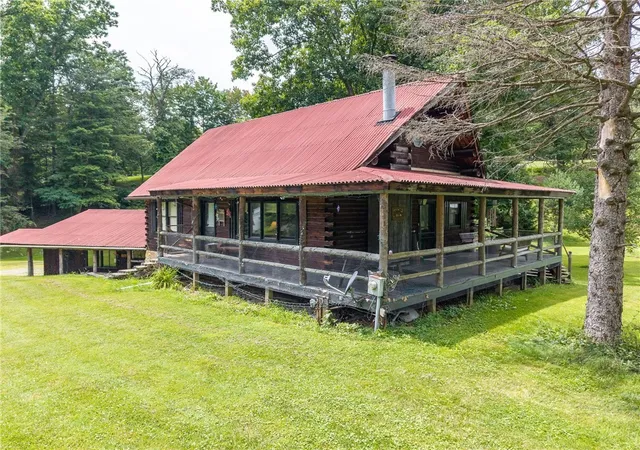 Photo 4 of Single family home for sale at 433 White School Rd, Greensburg, PA 15601 | MLS# 1764543 | Listing updated on 2026-07-25