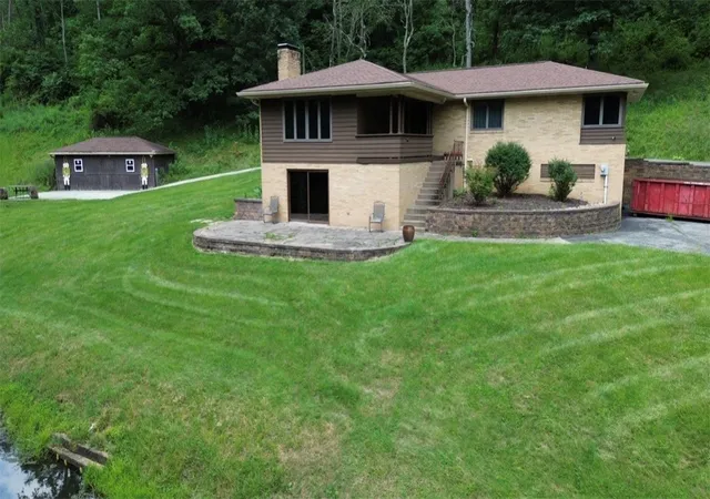 2nd image of 135 Phillips Rd, Burgettstown Boro, PA 15021 | MLS# 1764507
