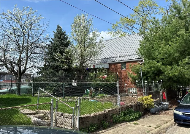 8th image of 745 Anderson St, New Kensington, PA 15068 | MLS# 1764551