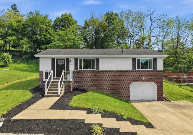 Homes for sale in Penn Twp, PA | 14 Saxony Dr, Penn Twp, PA 15636 | MLS# 1764452