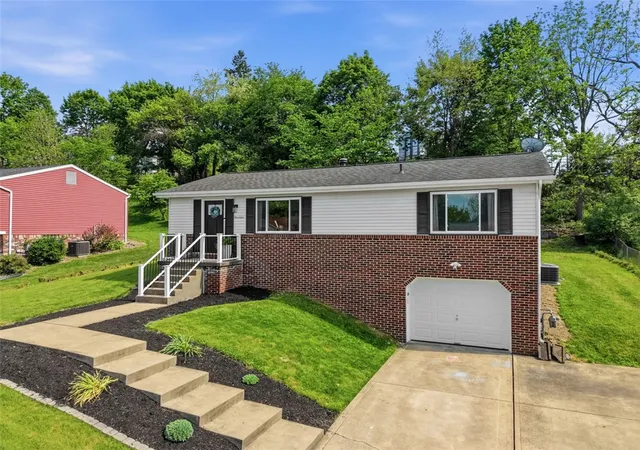 Homes for sale in Penn Twp, PA | 14 Saxony Dr, Penn Twp, PA 15636 | MLS# 1764452