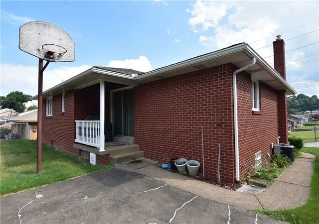 Homes for sale in Munhall, PA | 419 Brierly Ln, Munhall, PA 15120 | MLS# 1764550