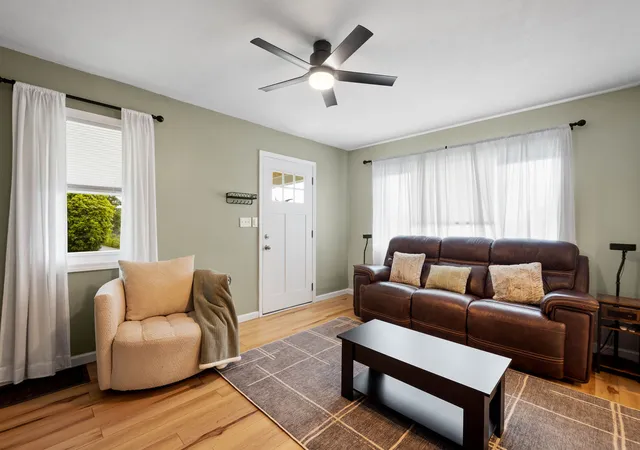Photo 4 of Single family home for sale at 3122 Southern Dr, South Park, PA 15129 | MLS# 1764573 | Listing updated on 2026-07-16