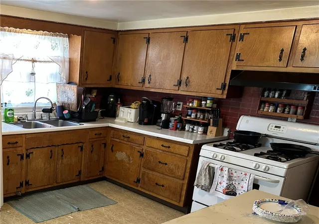 2nd image of 719 Anderson St, New Kensington, PA 15068 | MLS# 1764602