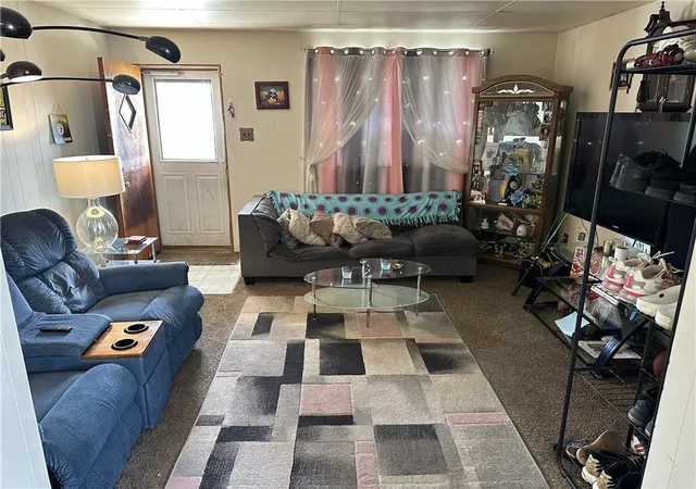 3rd image of 719 Anderson St, New Kensington, PA 15068 | MLS# 1764602