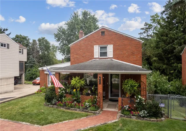 Homes for sale in Wilkins Twp, PA | 945 Roland Rd, Wilkins Twp, PA 15221 | MLS# 1764655