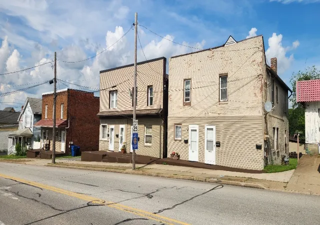 2nd image of 815,817,819,821 Second Street, Ellwood City, PA 16117 | MLS# 1764679