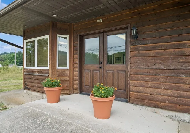Photo 2 of Single family home for sale at 203 Route 271, Ligonier, PA 15658 | MLS# 1764598 | Listing updated on 2026-07-22