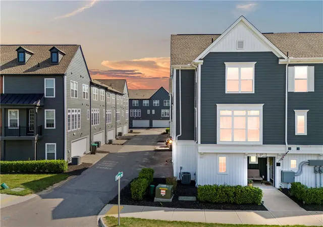 Homes for sale in South Fayette, PA | 3106 Tulane Way, South Fayette, PA 15017 | MLS# 1764468