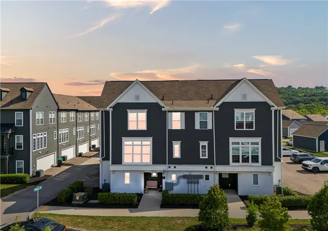 Homes for sale in South Fayette, PA | 3106 Tulane Way, South Fayette, PA 15017 | MLS# 1764468
