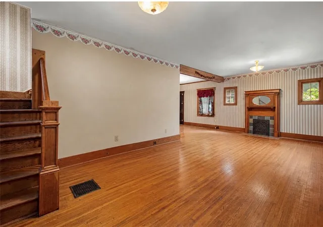 2nd image of 201 Dewey Ave, Washington, PA 15301 | MLS# 1764386