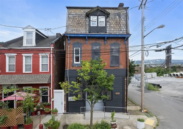 2nd image of 23 Seneca St, Pittsburgh, PA 15219 | MLS# 1764745