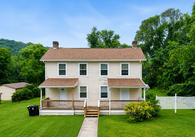 1st image of 517 Moray Lane, Elizabeth Twp/boro, PA 15047 | MLS# 1764771