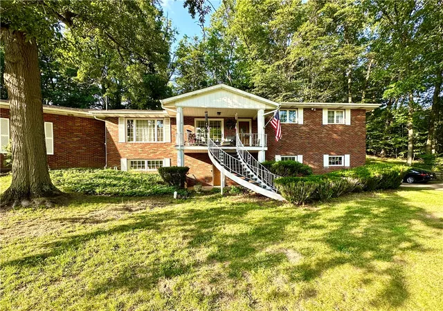 1st image of 909 E Fairfield Ave, New Castle, PA 16105 | MLS# 1764616