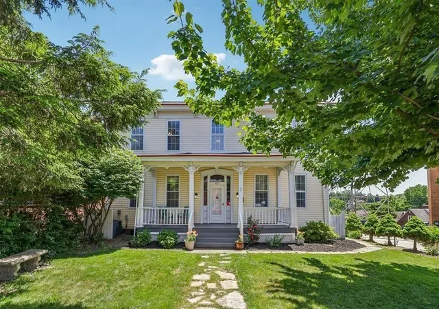Homes for sale in Brentwood, PA | 4111 Brownsville Rd, Brentwood, PA 15227 | MLS# 1764822