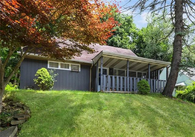 2nd image of 753 Jefferson Rd, Penn Hills, PA 15235 | MLS# 1764739