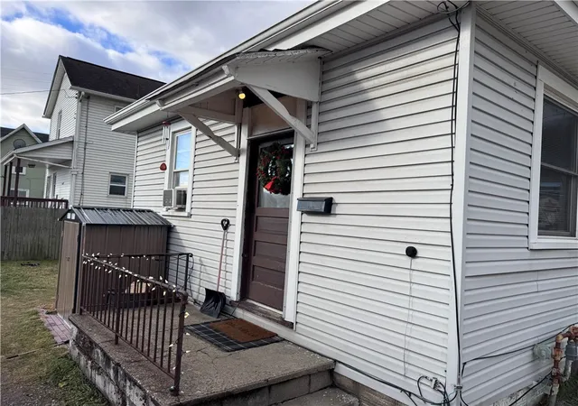2nd image of 1050 Railroad St, Creighton, PA 15030 | MLS# 1764815