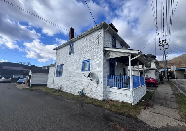 4th image of 1050 Railroad St, Creighton, PA 15030 | MLS# 1764815
