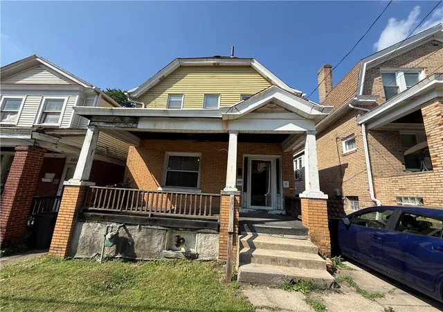 Photo 1 of Single family home for sale at 2830 Brentwood Ave, Brentwood, PA 15227 | MLS# 1764736 | Listing updated on 2026-07-28