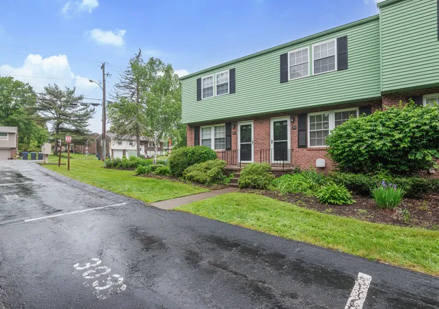 2nd image of 303 Laporte Ct, Cranberry Township, PA 16066 | MLS# 1764842