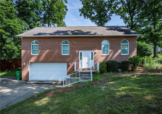 2nd image of 4135 Hopewell Ave, Twp Of But Nw, PA 16001 | MLS# 1764798