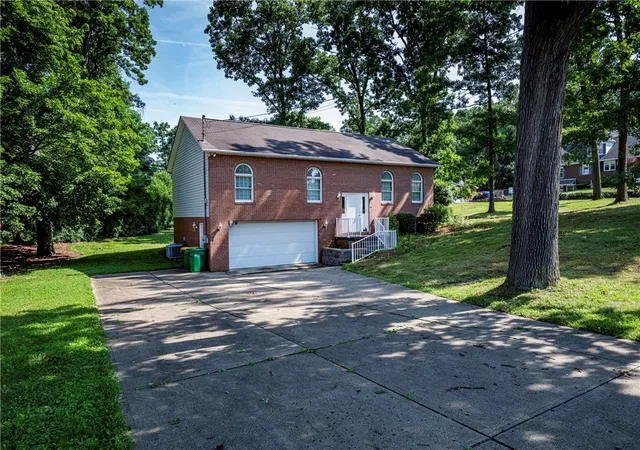 3rd image of 4135 Hopewell Ave, Twp Of But Nw, PA 16001 | MLS# 1764798