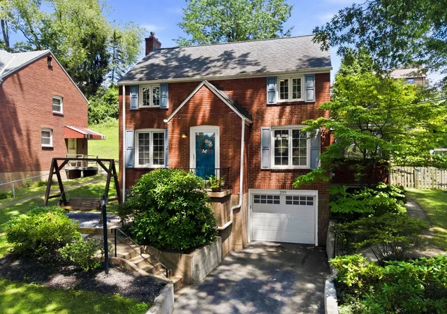 2nd image of 295 Barclay Avenue, Forest Hills Boro, PA 15221 | MLS# 1764846