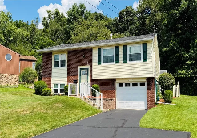 Homes for sale in Lower Burrell, PA | 3174 New Hampshire Dr, Lower Burrell, PA 15068 | MLS# 1764682