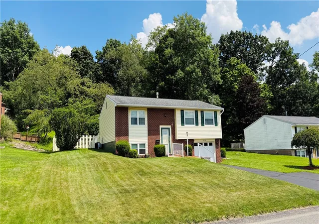 Homes for sale in Lower Burrell, PA | 3174 New Hampshire Dr, Lower Burrell, PA 15068 | MLS# 1764682
