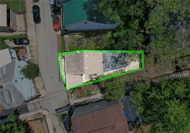 39th image of 2400 Leticoe St, Pittsburgh, PA 15203 | MLS# 1764559