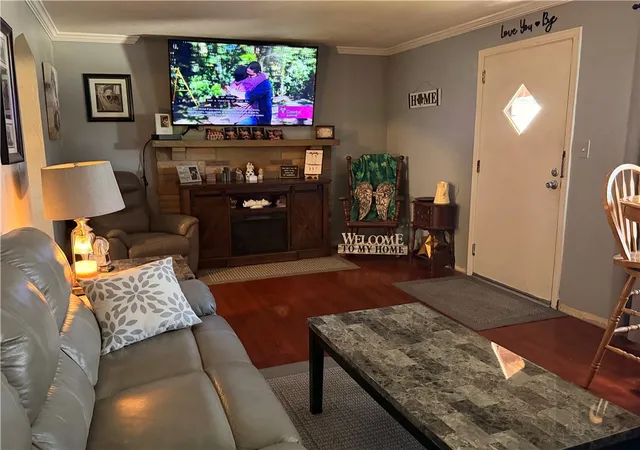 2nd image of 657 Orchard Ave, Bridgeville, PA 15017 | MLS# 1764894