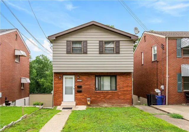 Homes for sale in Brentwood, PA | 3139 Glendale Ave, Brentwood, PA 15227 | MLS# 1764709