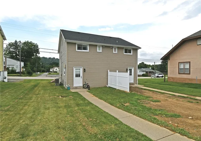4th image of 401-403 Georgetown Road, Cecil, PA 15055 | MLS# 1764438