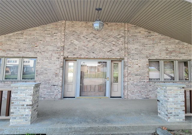Photo 4 of Sale Pending at 148 Speer St, Mc Kees Rocks, PA 15136 | MLS# 1764911 | Listing updated on 2026-07-23