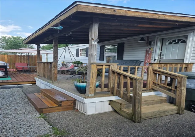 Photo 2 of Manufactured home for sale at 806 Governors Cir, Washington, PA 15301 | MLS# 1764859 | Listing updated on 2026-09-16