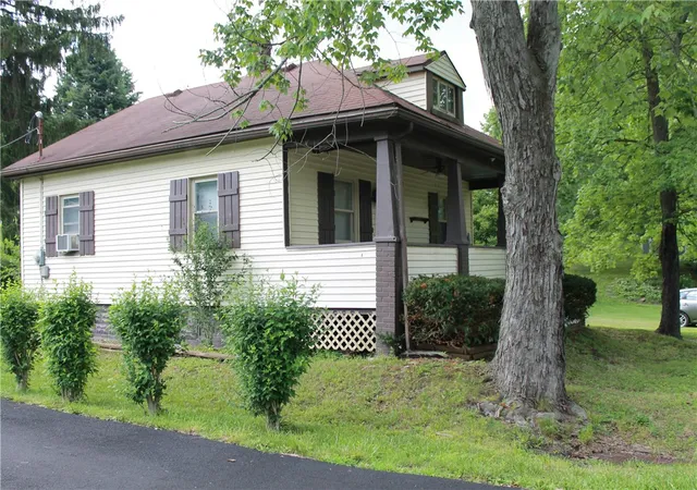 2nd image of 344 Mecklem Ln, Ellwood City, PA 16117 | MLS# 1764886