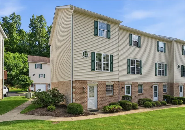 Homes for sale in Hempfield Twp, PA | 822 Mount Pleasant Rd, Hempfield Twp, PA 15601 | MLS# 1764897
