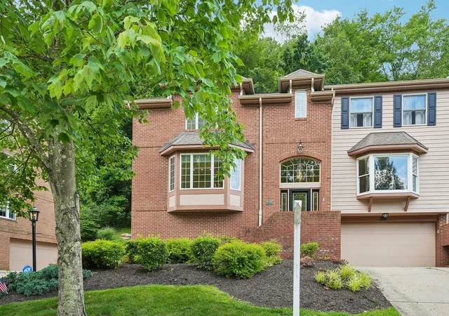 Homes for sale in Franklin Park, PA | 2135 S Huntington Ct S, Franklin Park, PA 15090 | MLS# 1764974