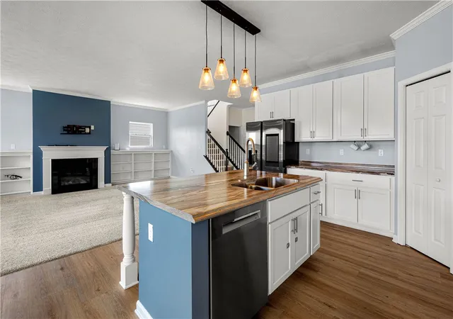3rd image of 3011 Sir Charles Dr, Cecil, PA 15057 | MLS# 1764888
